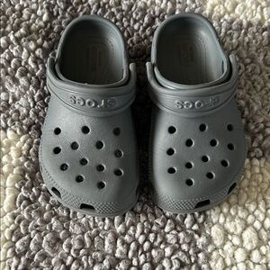 CROCS Kids Classic Clog in Gray